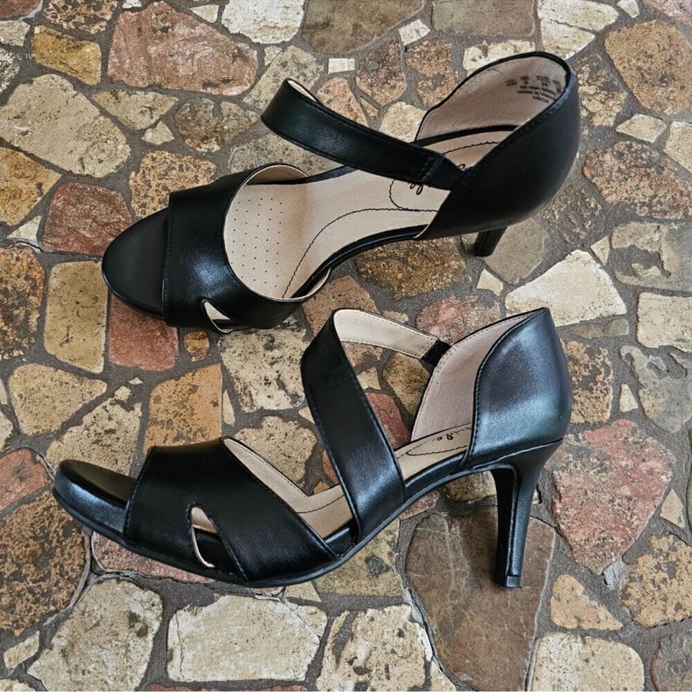 LifeStride Women's Black Strappy Heeled Sandals Size 8W